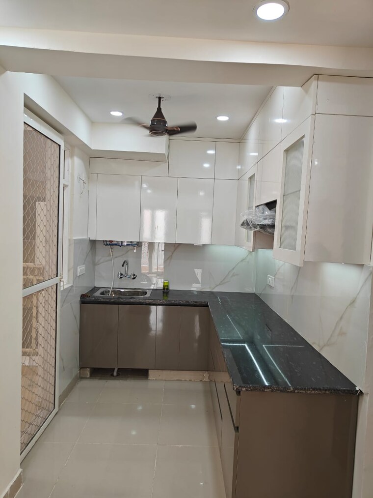 Kitchen, akj-novel-valley 3.5 Bedroom 2100 Sq.Ft. Villa In Sector 16b Greater Noida Greater Noida 8487754