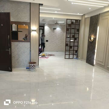 Room in 4 BHK Apartment at Sector 18 Dwarka – for Rent