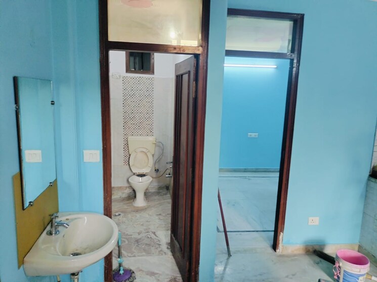 Bathroom, chandan vihar 2 Bedroom 500 Sq.Ft. Builder Floor In Chandan Vihar Delhi 8487745