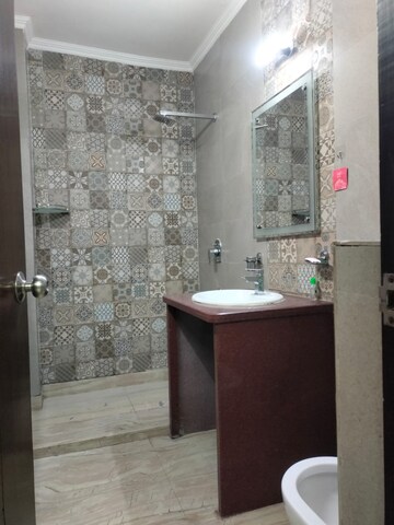 Bathroom in 3 BHK Builder Floor at DLF City Phase III, Sector 24 – for Rent