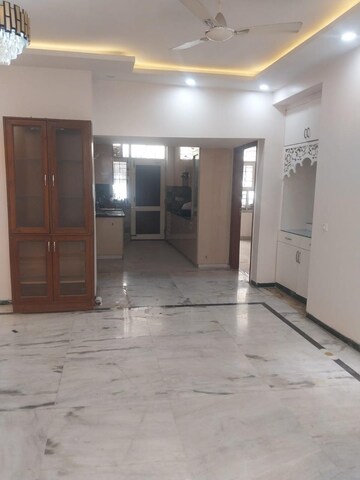 Room in 4 BHK Apartment at Ireo Skyon, Sector 60 – for Sale