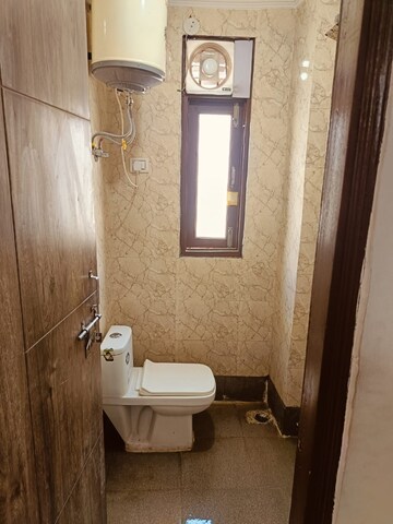 Bathroom in 1 BHK Builder Floor at Saket – for Rent
