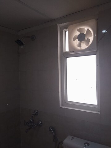 Room in 3 BHK Apartment at ROF Amaltas, Sector 92 – for Rent