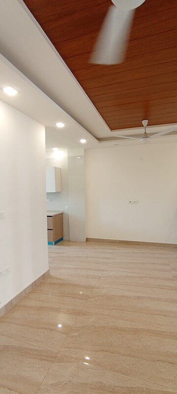 Bathroom in 3 BHK Builder Floor at BPTP District Phase 2, Sector 84 – for Sale