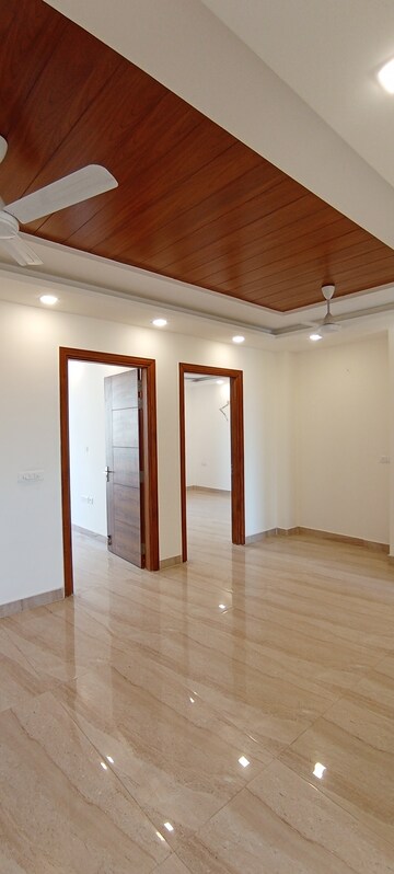 Staircase in 3 BHK Builder Floor at BPTP District Phase 2, Sector 84 – for Sale