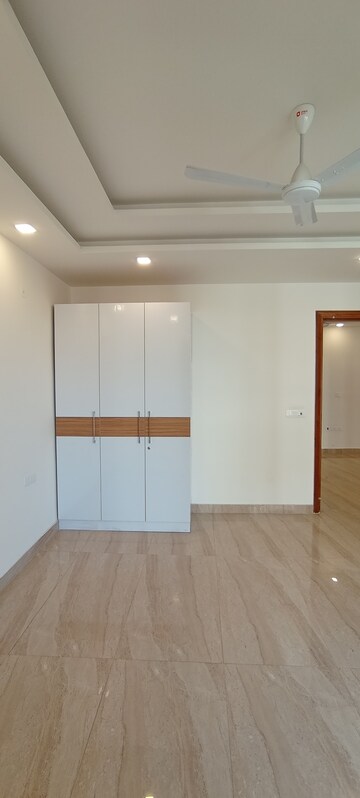 Room in 3 BHK Builder Floor at BPTP District Phase 2, Sector 84 – for Sale