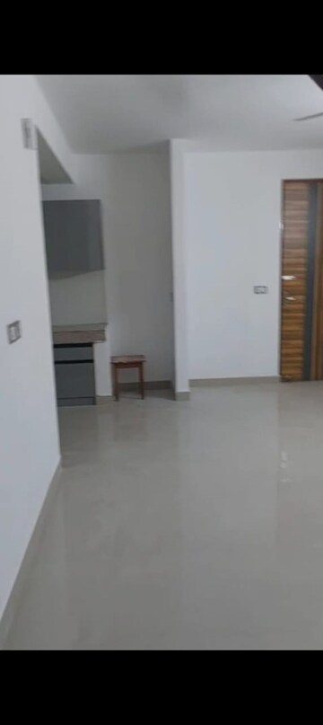 Room in 3 BHK Apartment at ROF Amaltas, Sector 92 – for Rent