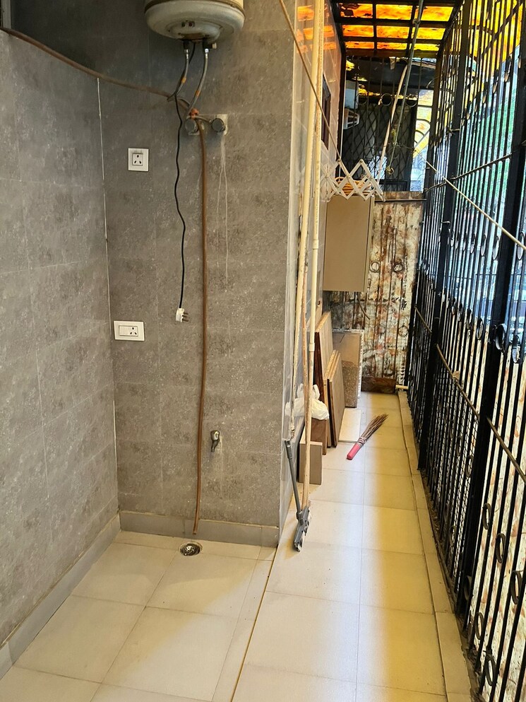 Balcony, vikram nagar 3 Bedroom 1240 Sq.Ft. Apartment In Vikram Nagar Delhi 8488128