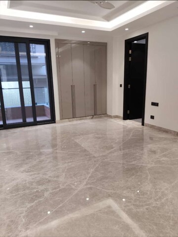 Room in 5 BHK Builder Floor at Greater Kailash ii – for Rent