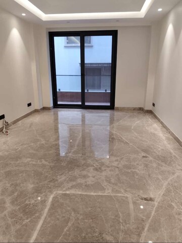Room in 5 BHK Builder Floor at Greater Kailash ii – for Rent