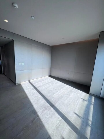 Bedroom in 5 BHK Apartment at Lodha Complex Lower Parel, Lower Parel – for Rent