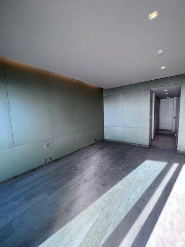 Room in 5 BHK Apartment at Lodha Complex Lower Parel, Lower Parel – for Rent