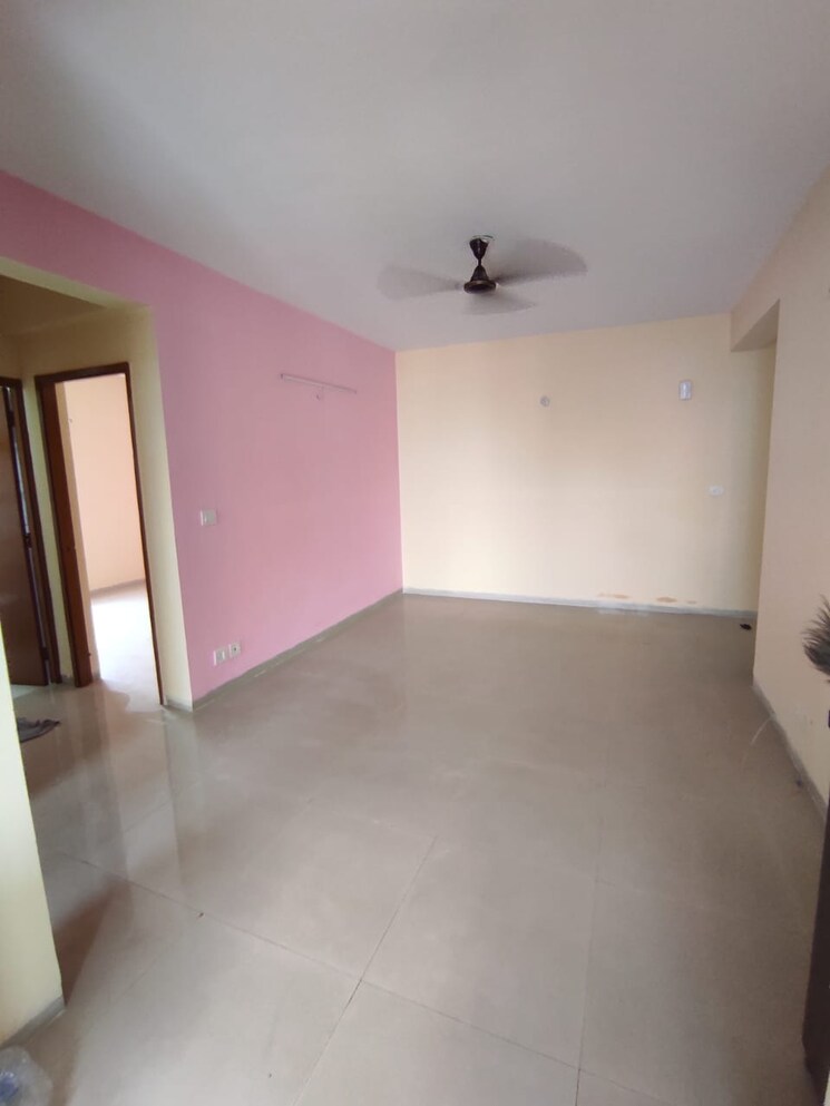 Room, signature-roselia-phase-2 2 Bedroom 594 Sq.Ft. Apartment In Sector 95a Gurgaon 8488089