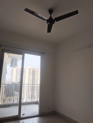 Room in 2 BHK Apartment at Signature Global The Roselia, Sector 95a – for Rent