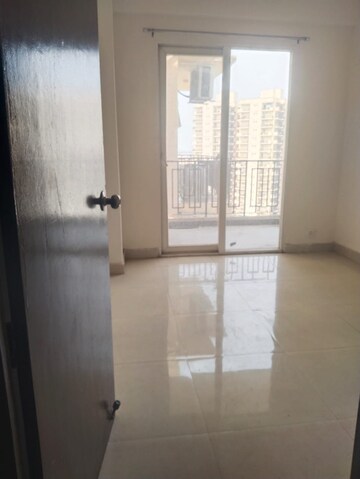 Bathroom in 2 BHK Apartment at Signature Global The Roselia, Sector 95a – for Rent