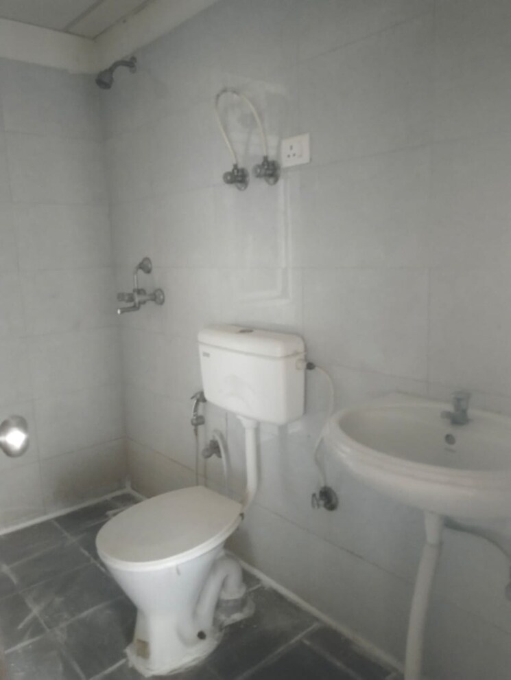 Bathroom, signature-global-the-roselia 2 Bedroom 800 Sq.Ft. Apartment In Sector 95a Gurgaon 8488186