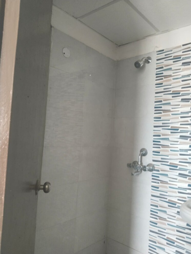 Bathroom, signature-global-the-roselia 2 Bedroom 800 Sq.Ft. Apartment In Sector 95a Gurgaon 8488186