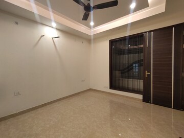 Room in 3 BHK Builder Floor at Sector 46 – for Rent