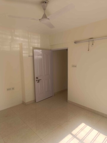 Room in 2 BHK Apartment at Shri Krishna Apartment Bavdhan, Bavdhan – for Rent