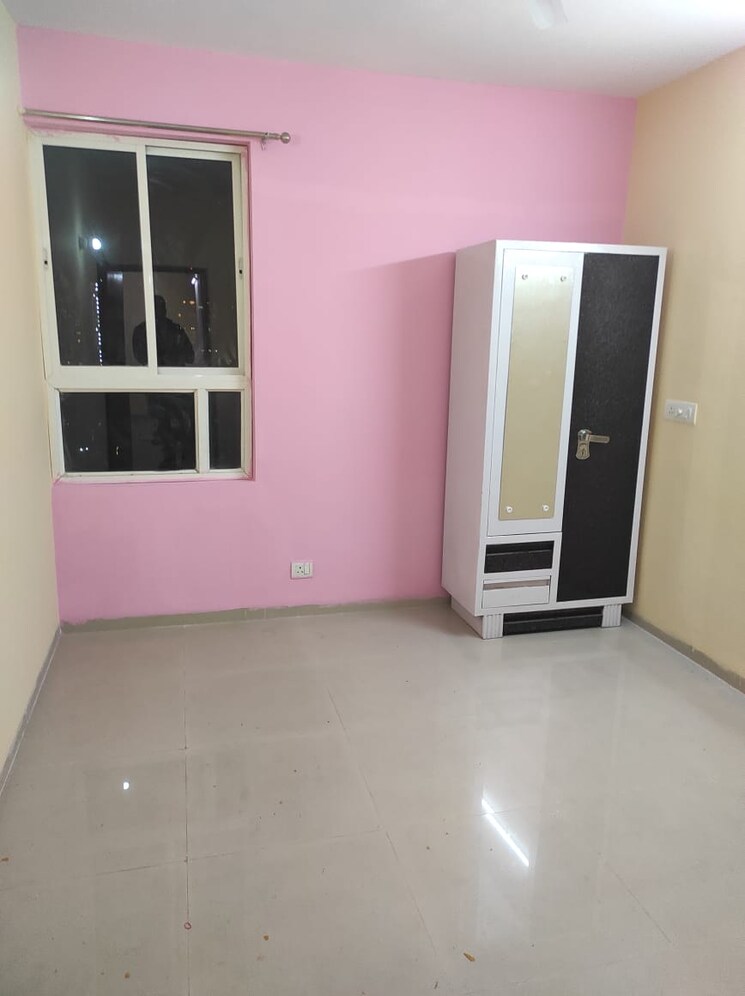 Room, signature-roselia-phase-2 2 Bedroom 594 Sq.Ft. Apartment In Sector 95a Gurgaon 8488273