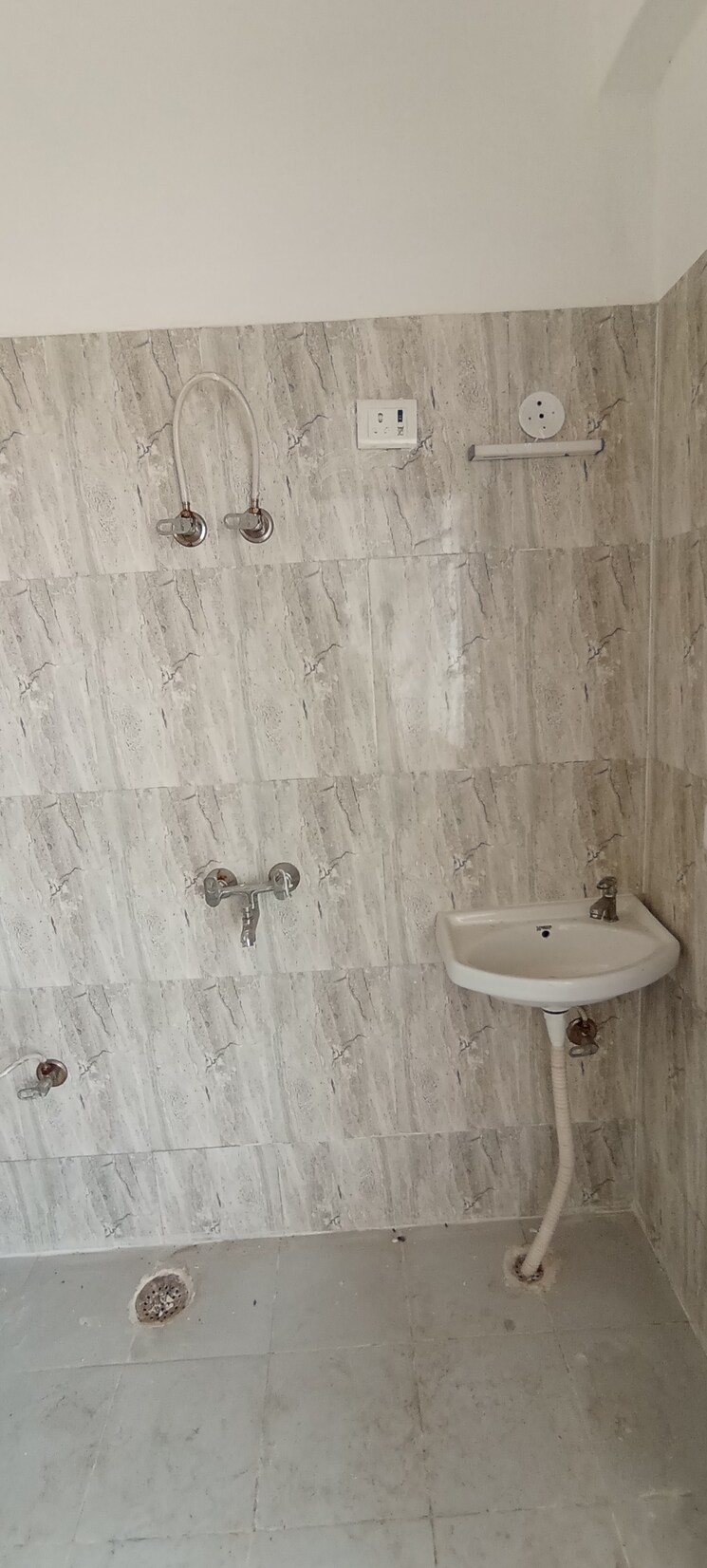 Bathroom, vashisht-heights 2 Bedroom 465 Sq.Ft. Apartment In Sector 87 Faridabad 8488295
