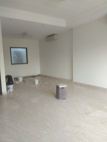 Room in 4 BHK Builder Floor at New Friends Colony – for Rent