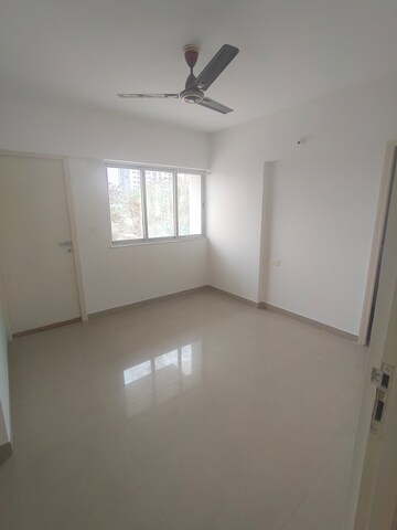 Room in 3 BHK Apartment at Tata Inora Park, Undri – for Rent