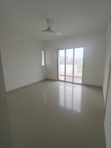Room in 3 BHK Apartment at Tata Inora Park, Undri – for Rent