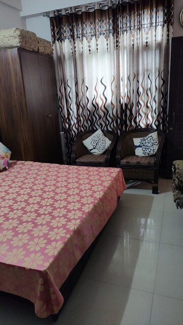 Bedroom in 3 BHK Builder Floor at Puri Kohinoor, Sector 89 – for Rent