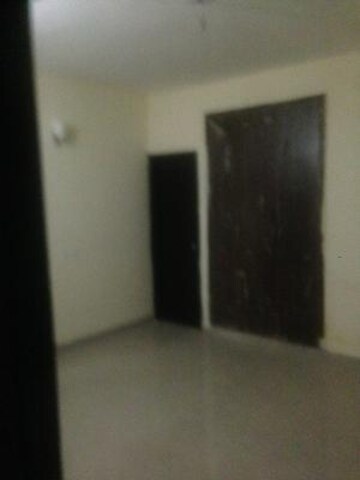 Room in 2.5 BHK Apartment at RPS Savana, Sector 88 – for Rent