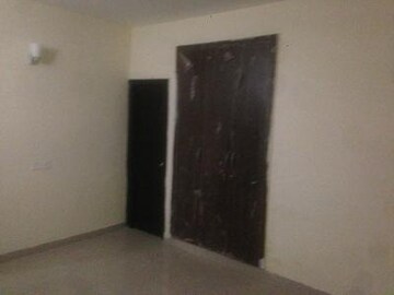 Room in 2.5 BHK Apartment at RPS Savana, Sector 88 – for Rent