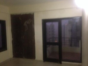 Room in 2.5 BHK Apartment at RPS Savana, Sector 88 – for Rent
