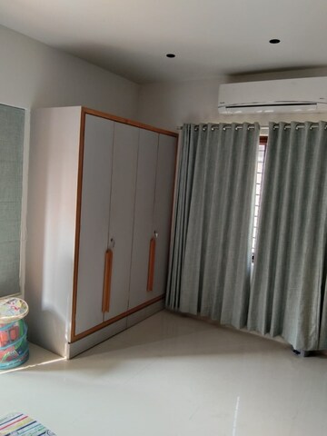 Room in 4 BHK Villa at Supercity Lifestyle Township, Science City – for Rent