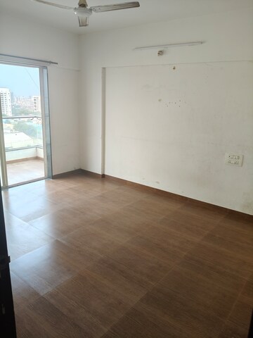 Room in 2 BHK Apartment at Mayuri Infinity, Undri – for Rent
