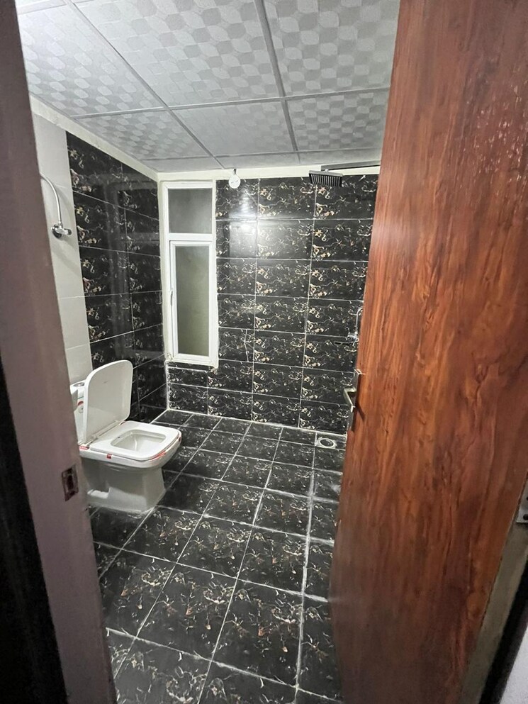 Bathroom, windsor-paradise-2 2 Bedroom 895 Sq.Ft. Apartment In Raj Nagar Extension Ghaziabad 8488368