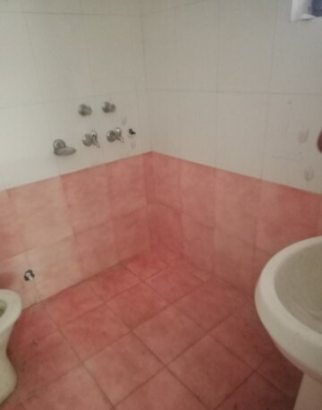 Bathroom in 1 BHK Villa at Aliganj – for Rent