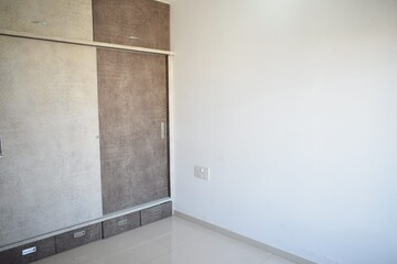 Room in 2 BHK Apartment at Chaphalkar Elina Living, Mohammadwadi – for Rent