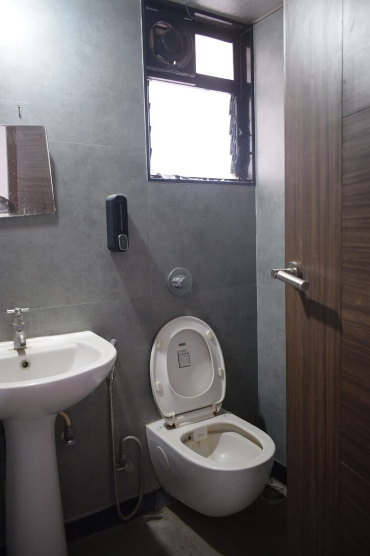 Bathroom, chaphalkar-elina-living 2 Bedroom 881 Sq.Ft. Apartment In Mohammadwadi Pune 8488394