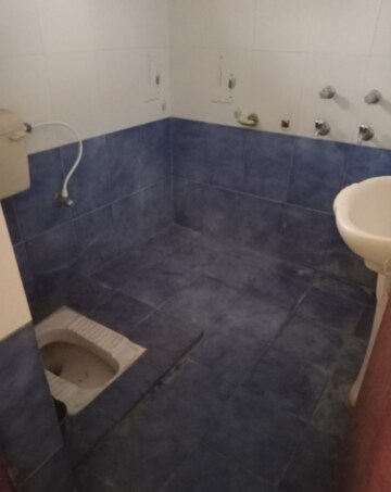 Bathroom in 1 BHK Villa at Aliganj – for Rent