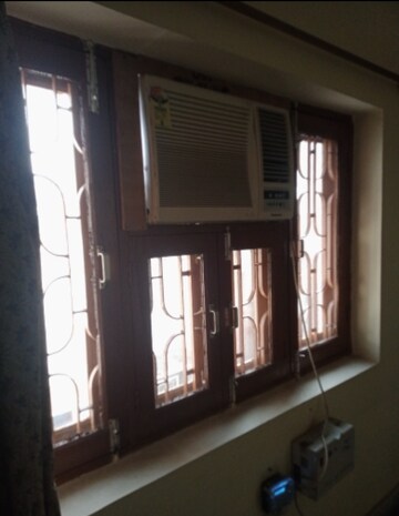Room in 1 BHK Villa at Aliganj – for Rent