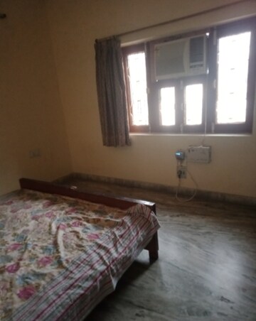 Bedroom in 1 BHK Villa at Aliganj – for Rent