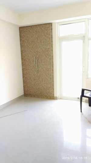 Room in 2 BHK Apartment at Windsor Paradise 2, Raj Nagar Extension – for Sale