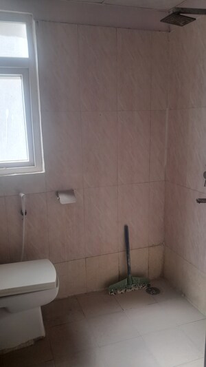Bathroom in 4 BHK Penthouse at Amrapali Princely Estate, Sector 76 – for Sale