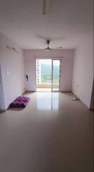 Room in 3 BHK Apartment at Puranik Rumah Bali Phase II, Ghodbunder Road – for Rent