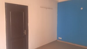 Room in 2.5 BHK Apartment at Amrapali Princely Estate, Sector 76 – for Sale