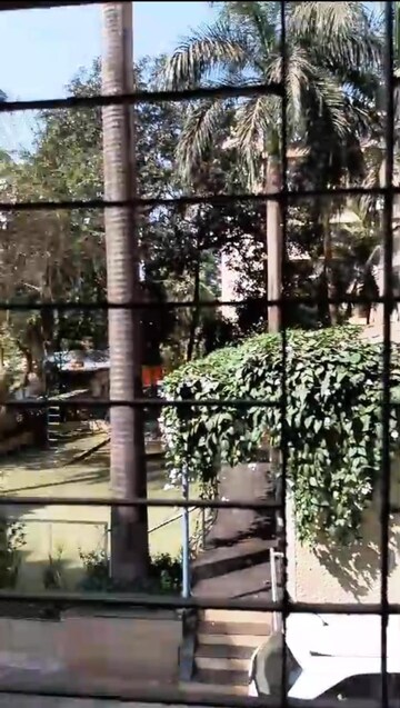 2 BHK Apartment – Garden View at Silver Sand CHS, Andheri West - for Rent