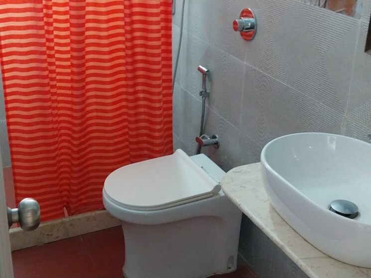 Bathroom, hiranandani-gardens-lake-castle 3 Bedroom 1650 Sq.Ft. Apartment In Powai Mumbai 8488489