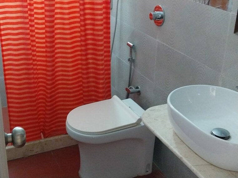 Bathroom, hiranandani-gardens-lake-castle 3 Bedroom 1650 Sq.Ft. Apartment In Powai Mumbai 8488489