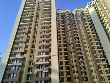 3 BHK Apartment – Exterior View View at Amrapali Golf Homes, Sector 4, Greater Noida - for Sale