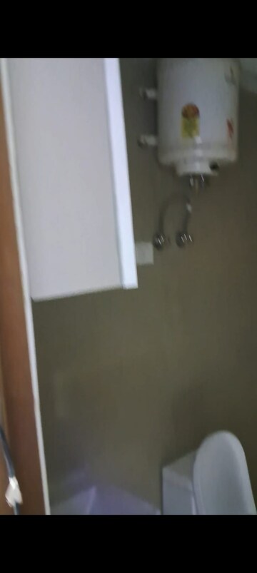 Room in 3 BHK Apartment at Ace Divino, Sector 1 Greater Noida – for Rent